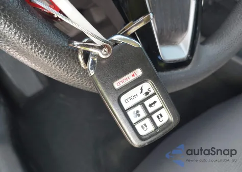 2018 Honda Clarity Plug-In Hybrid from USA, damaged, VIN JHMZC5F19JC008589